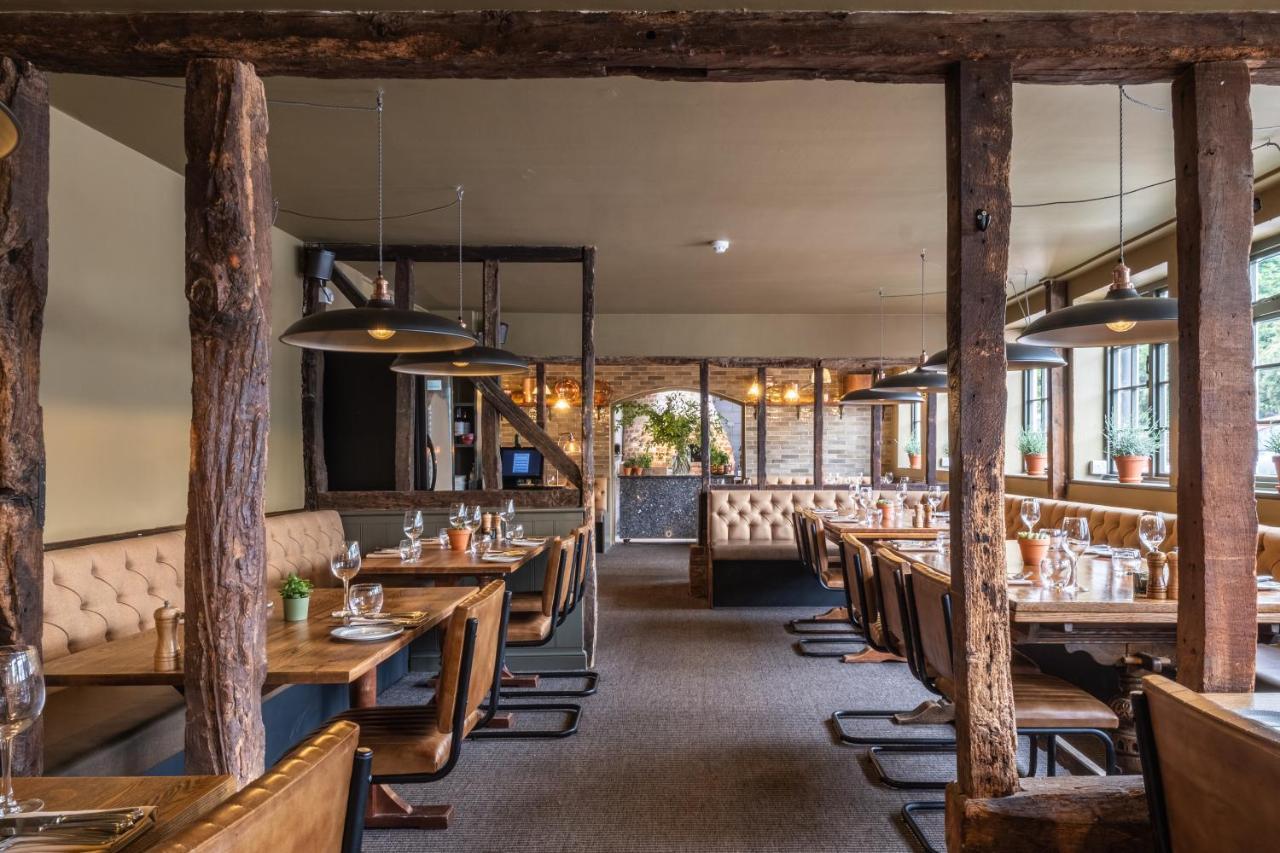 The Cricketers Clavering Екстериор снимка